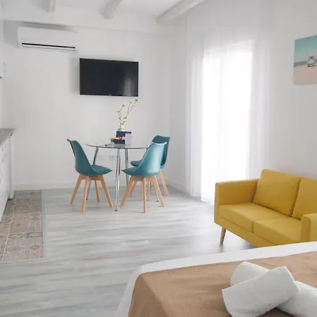 Aparthotel Olivia Trg 3*