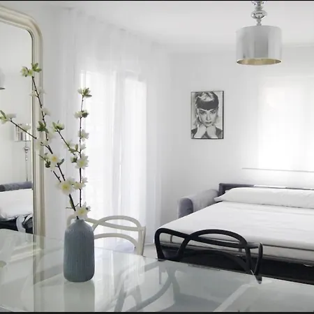 Aparthotel Olivia Trg 3*